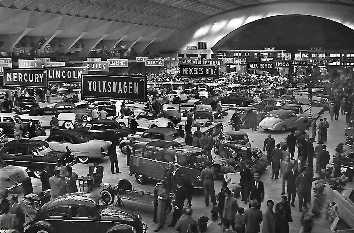 Al Salone dell'Automobile di Torino, negli anni 50
